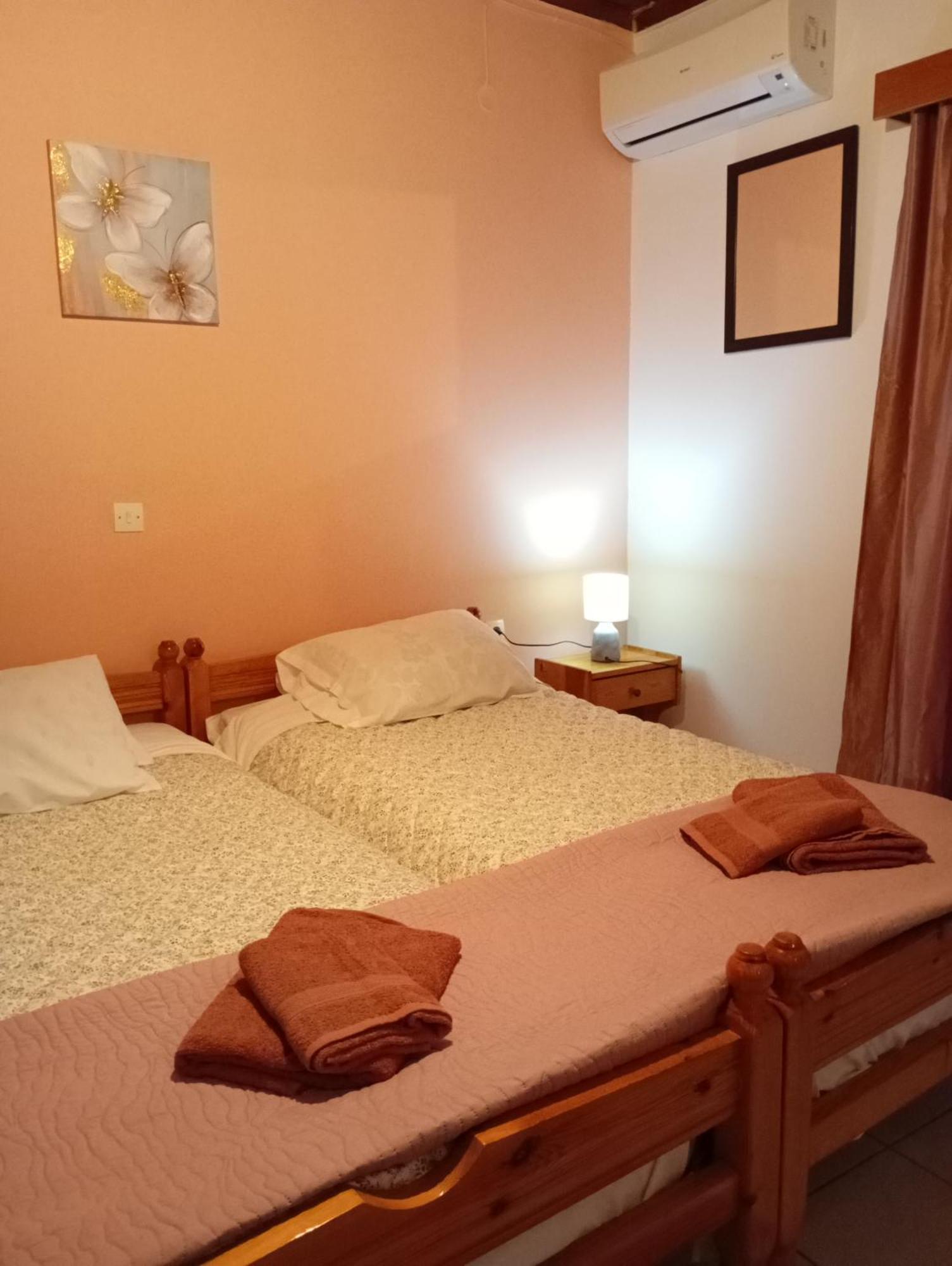 Mylonas Rooms Pandokrátor Buitenkant foto